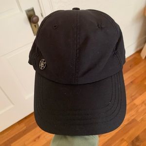 Black workout hat